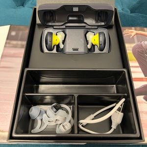 Bose Soundsport Free wireless headphones